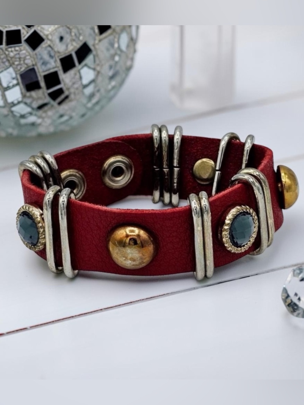 King Star Cuff Bracelet Red Leather Vintage Midnight Gem Gold Tone Button Accent
